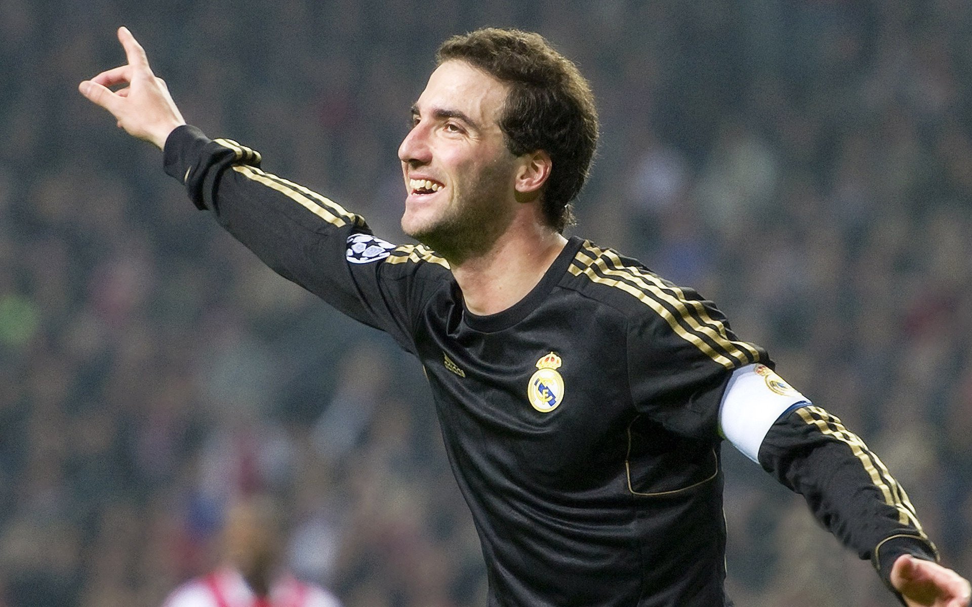 女运动员在竞技体育中面临的挑战，今天依然存在的女性参与体育的障碍有哪些