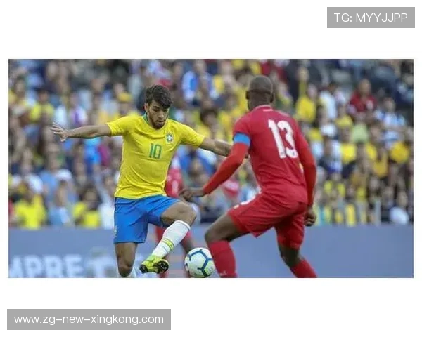 内马尔边路传中精准，巴西前场机会层出不穷